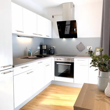 Apartment Moderne Mit Bodentiefer Dusche, Waschmaschine Und Kueche - 