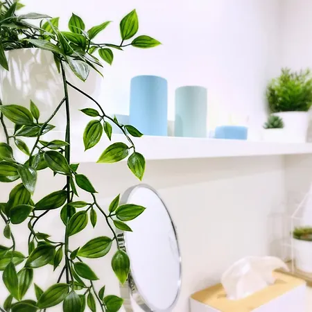 Apartment Moderne Mit Bodentiefer Dusche, Waschmaschine Und Kueche - 