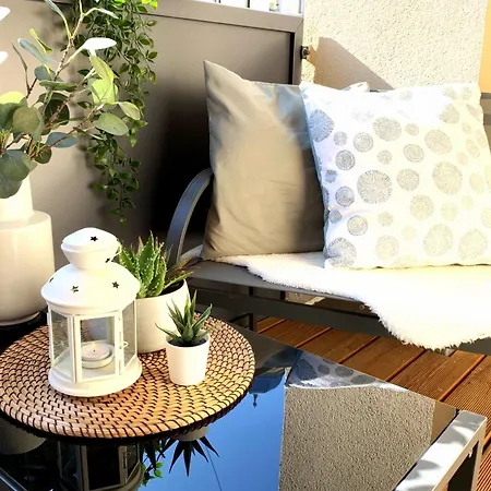 Apartment Moderne Mit Bodentiefer Dusche, Waschmaschine Und Kueche - 