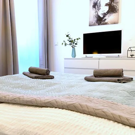 Apartment Moderne Mit Bodentiefer Dusche, Waschmaschine Und Kueche - 